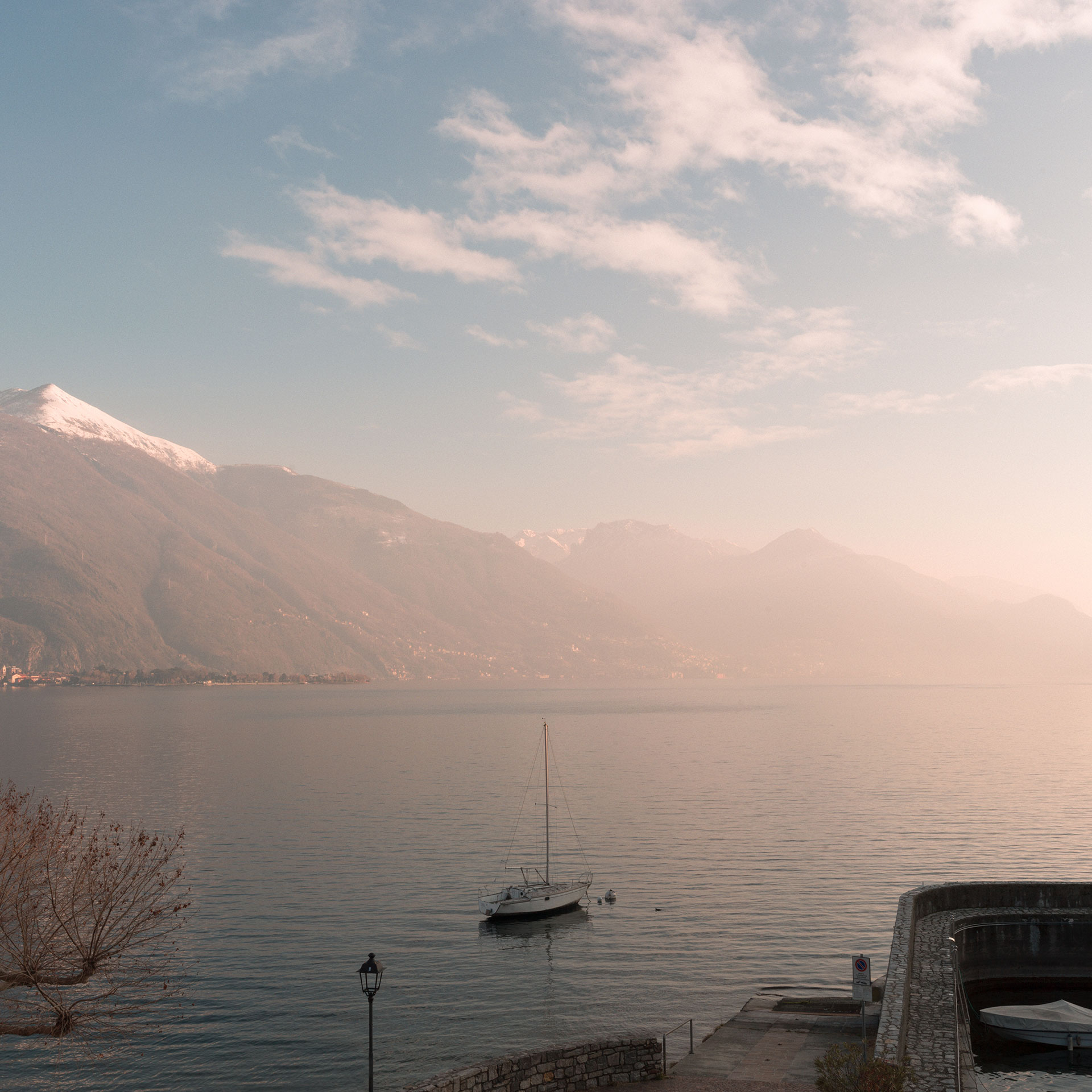 Casa Olea Hotel is a renovated old vicarage located in Cremia, Lake Como - Italy, strategically positioned to experience the Lake Como from the water side. Trekking paths, bike trails, kite surfing and boat rentals are a not to be missed opportunity to experience the lake.