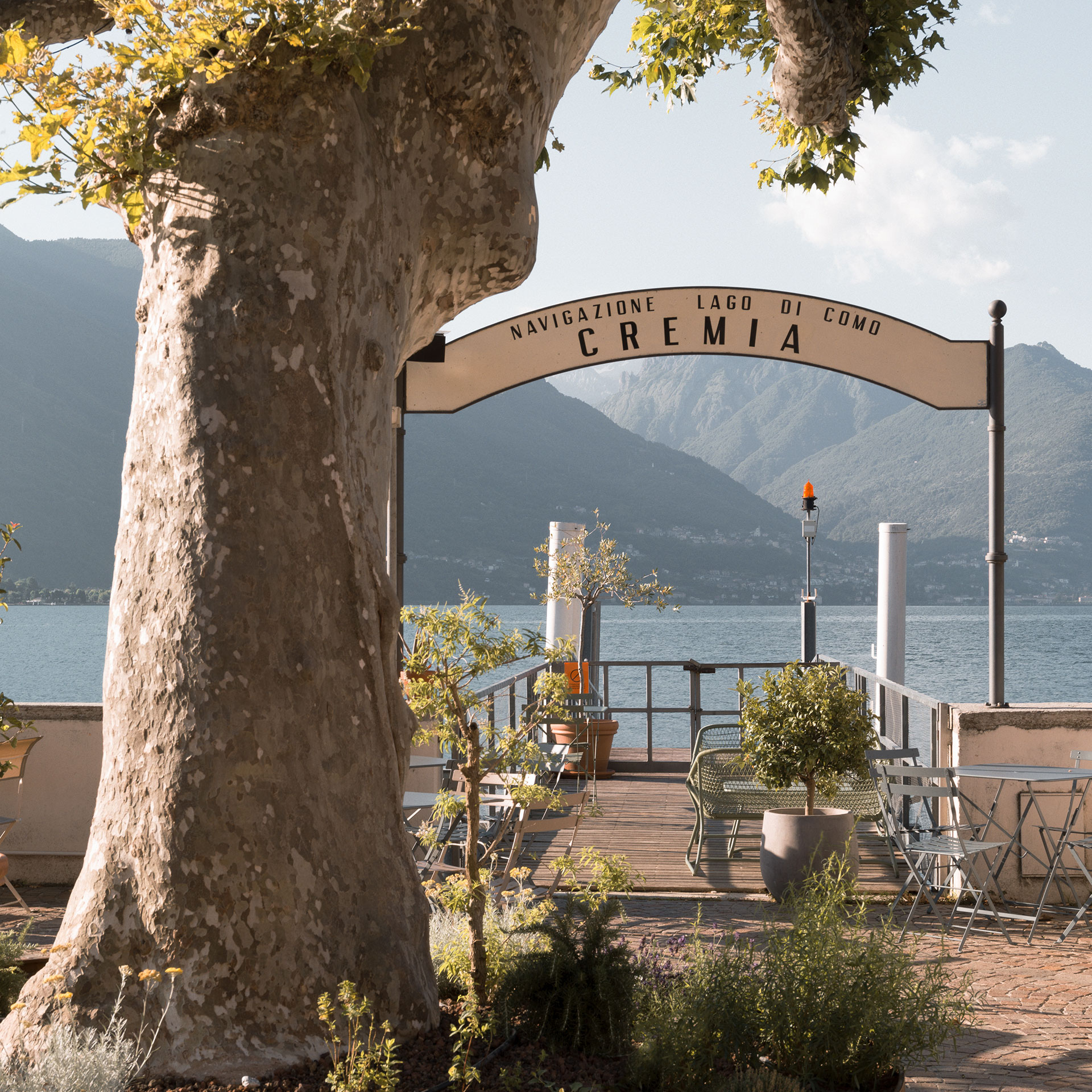 Casa Olea Hotel is a renovated old vicarage located in Cremia, Lake Como - Italy, strategically positioned to experience the Lake Como from the water side. Trekking paths, bike trails, kite surfing and boat rentals are a not to be missed opportunity to experience the lake.
