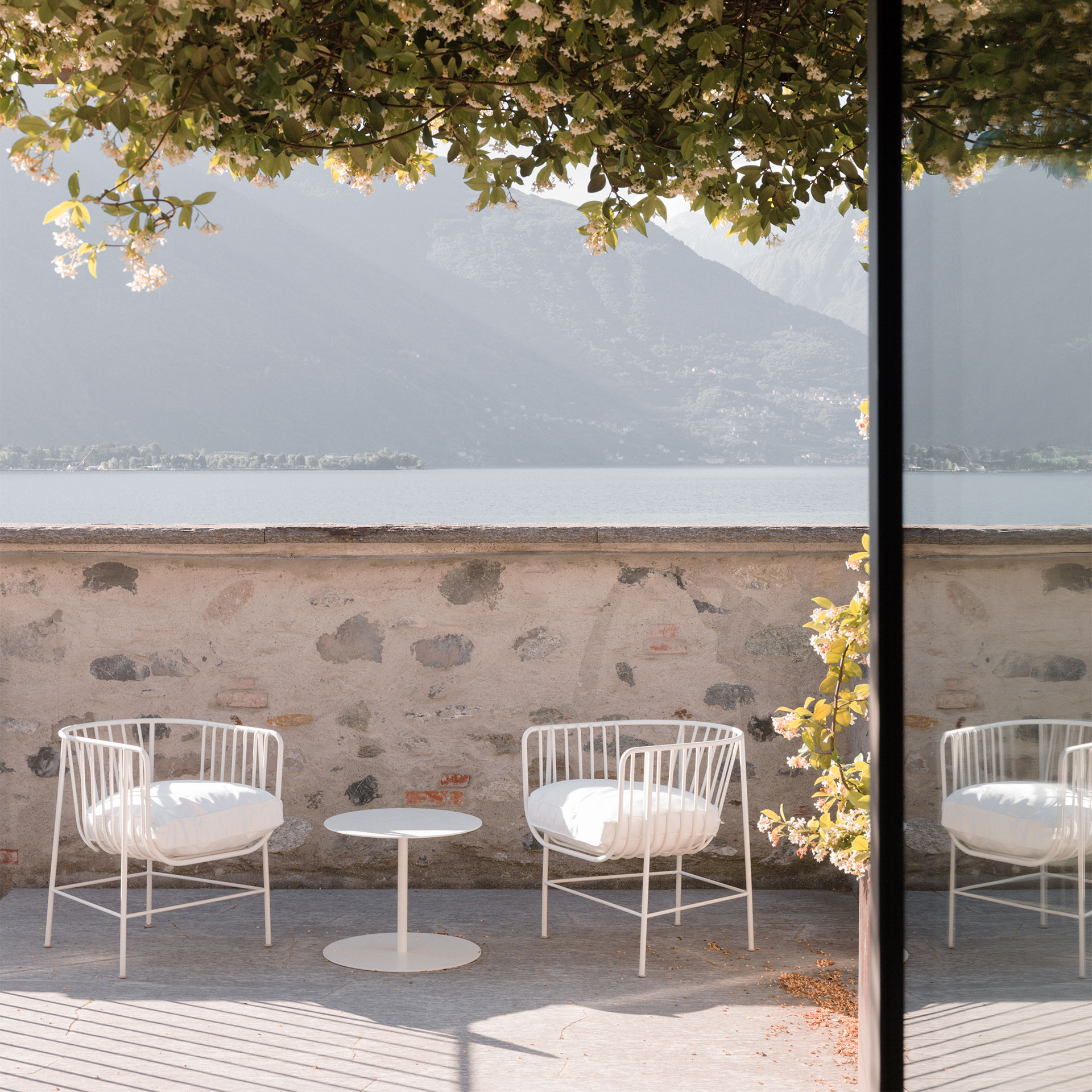 Casa Olea Hotel is a renovated old vicarage located in Cremia, Lake Como - Italy, with 13 beautifully captivating rooms and suites to make your holiday exclusive and relaxing.