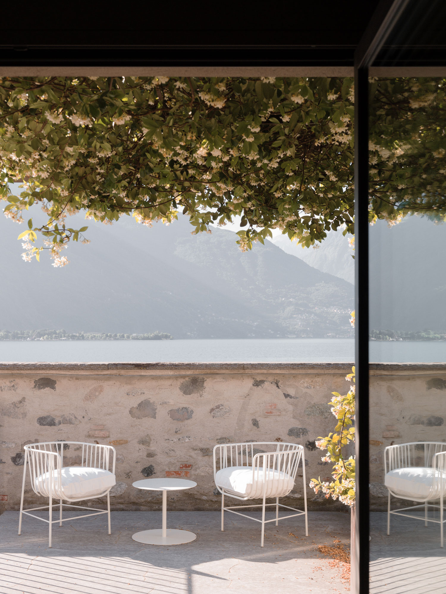Casa Olea Hotel is a renovated old vicarage located in Cremia, Lake Como - Italy, with 13 beautifully captivating rooms and suites to make your holiday exclusive and relaxing.